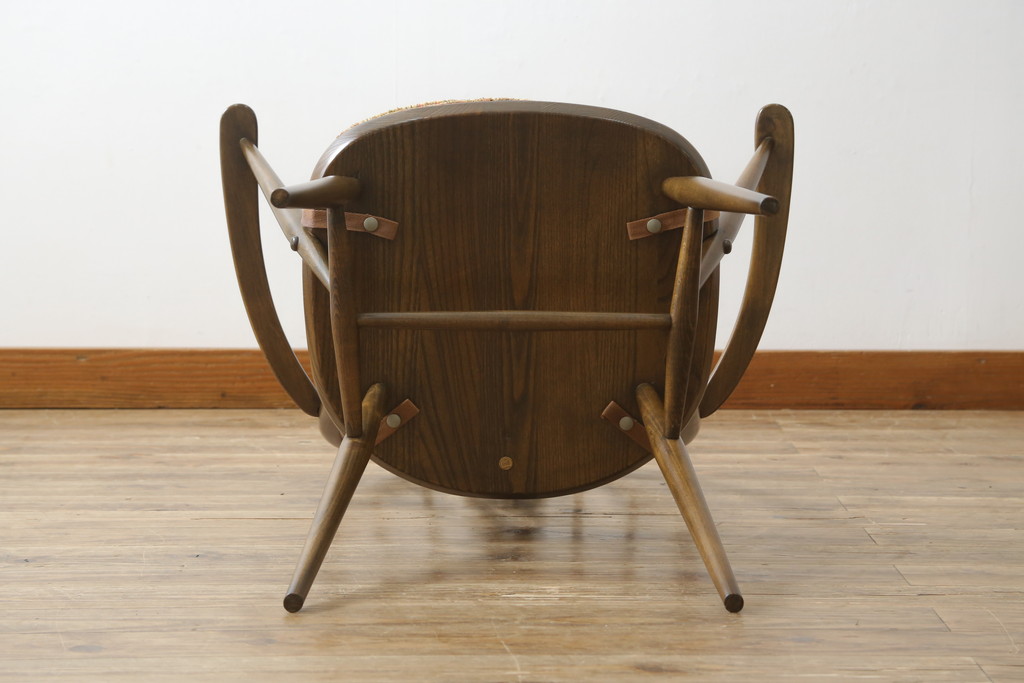 イギリスビンテージ　ERCOL(アーコール)　クッション付きシスルバックチェア(椅子、ダイニングチェア、アームチェア、ウィンザーチェア、板座チェア、イス、1人掛け、ヴィンテージ、ウインザーチェア)(R-059507)