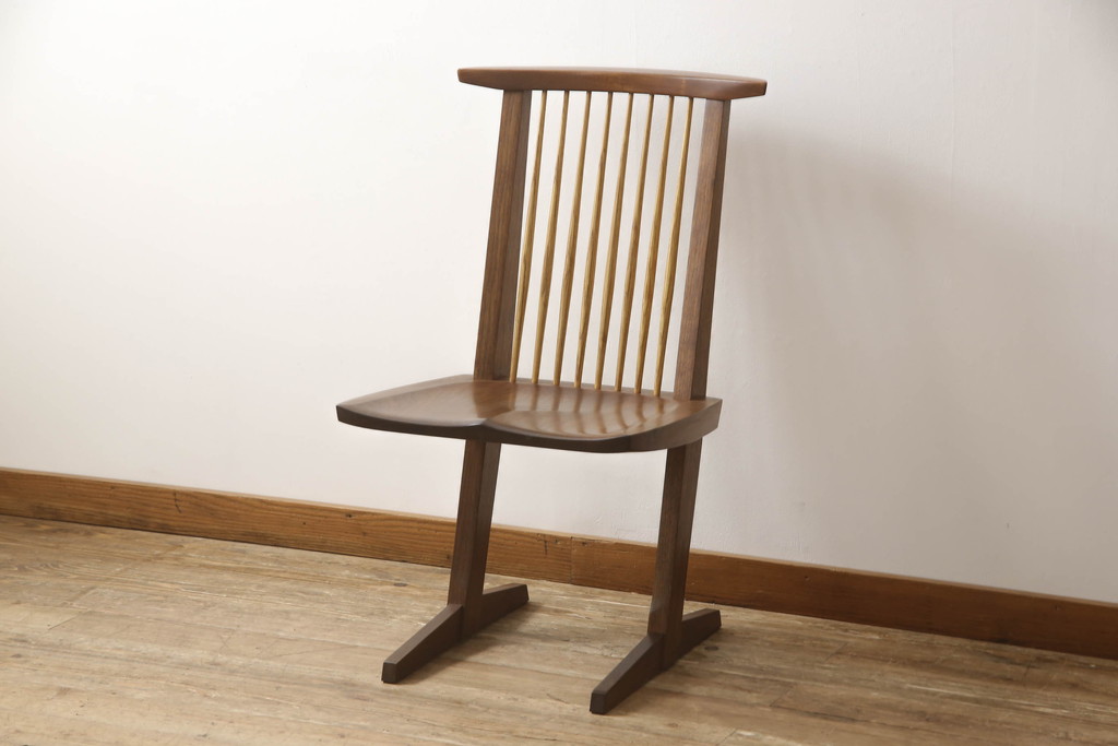 中古　ジョージナカシマ　桜製作所　コノイドチェア(CONOID CHAIR)　CN101　スタイリッシュな佇まいのサイドチェア(ジョージ・ナカシマ、板座チェア、ダイニングチェア、椅子、イス)(R-068142)
