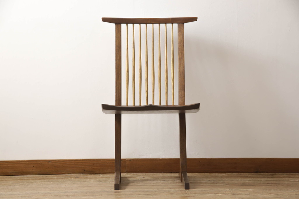 中古　ジョージナカシマ　桜製作所　コノイドチェア(CONOID CHAIR)　CN101　スタイリッシュな佇まいのサイドチェア(ジョージ・ナカシマ、板座チェア、ダイニングチェア、椅子、イス)(R-068142)