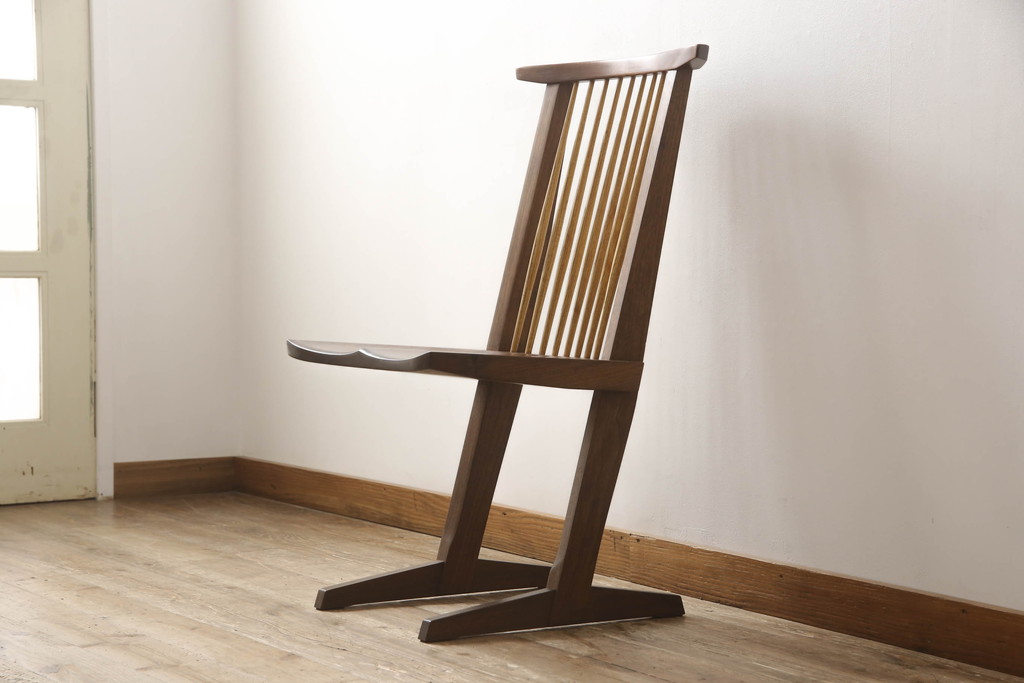 中古　ジョージナカシマ　桜製作所　コノイドチェア(CONOID CHAIR)　CN101　スタイリッシュな佇まいのサイドチェア(ジョージ・ナカシマ、板座チェア、ダイニングチェア、椅子、イス)(R-068142)