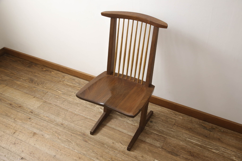 中古　ジョージナカシマ　桜製作所　コノイドチェア(CONOID CHAIR)　CN101　スタイリッシュな佇まいのサイドチェア(板座チェア、ダイニングチェア、椅子、イス)(R-068142)