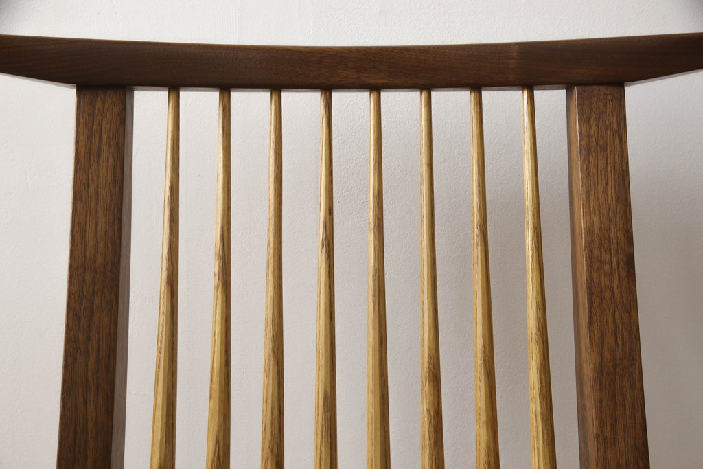 中古　ジョージナカシマ　桜製作所　コノイドチェア(CONOID CHAIR)　CN101　スタイリッシュな佇まいのサイドチェア(ジョージ・ナカシマ、板座チェア、ダイニングチェア、椅子、イス)(R-068142)