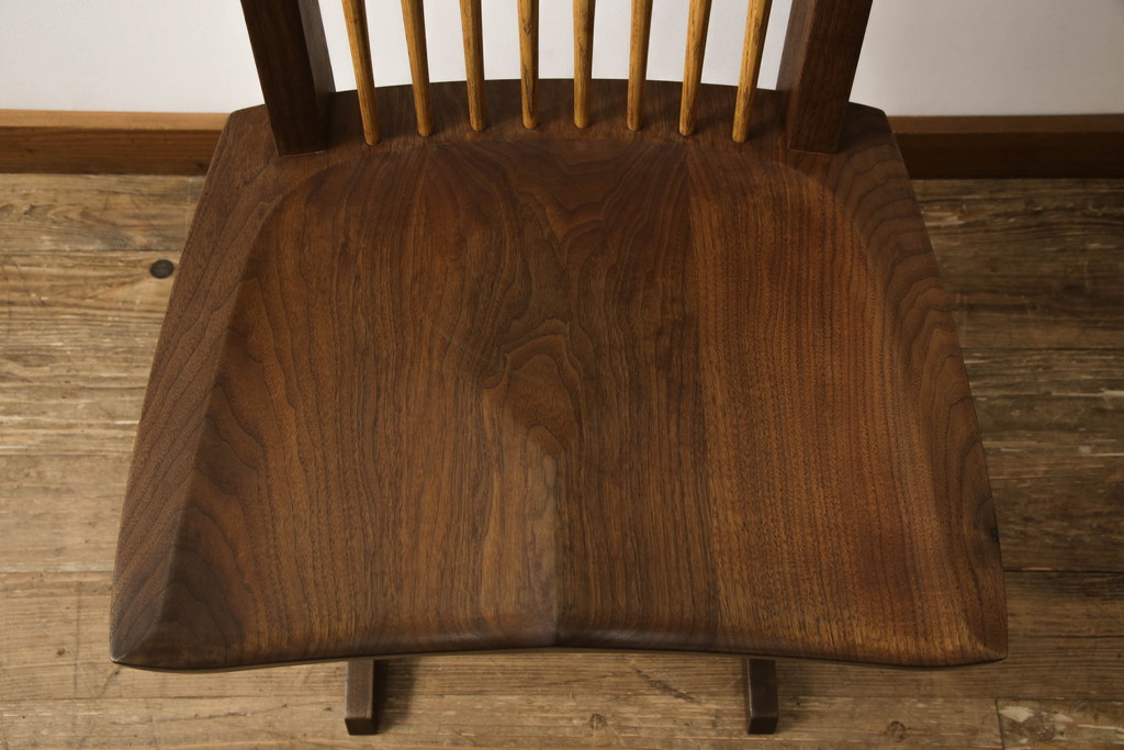 中古　ジョージナカシマ　桜製作所　コノイドチェア(CONOID CHAIR)　CN101　スタイリッシュな佇まいのサイドチェア(ジョージ・ナカシマ、板座チェア、ダイニングチェア、椅子、イス)(R-068142)