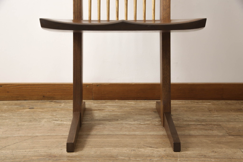 中古　ジョージナカシマ　桜製作所　コノイドチェア(CONOID CHAIR)　CN101　スタイリッシュな佇まいのサイドチェア(ジョージ・ナカシマ、板座チェア、ダイニングチェア、椅子、イス)(R-068142)