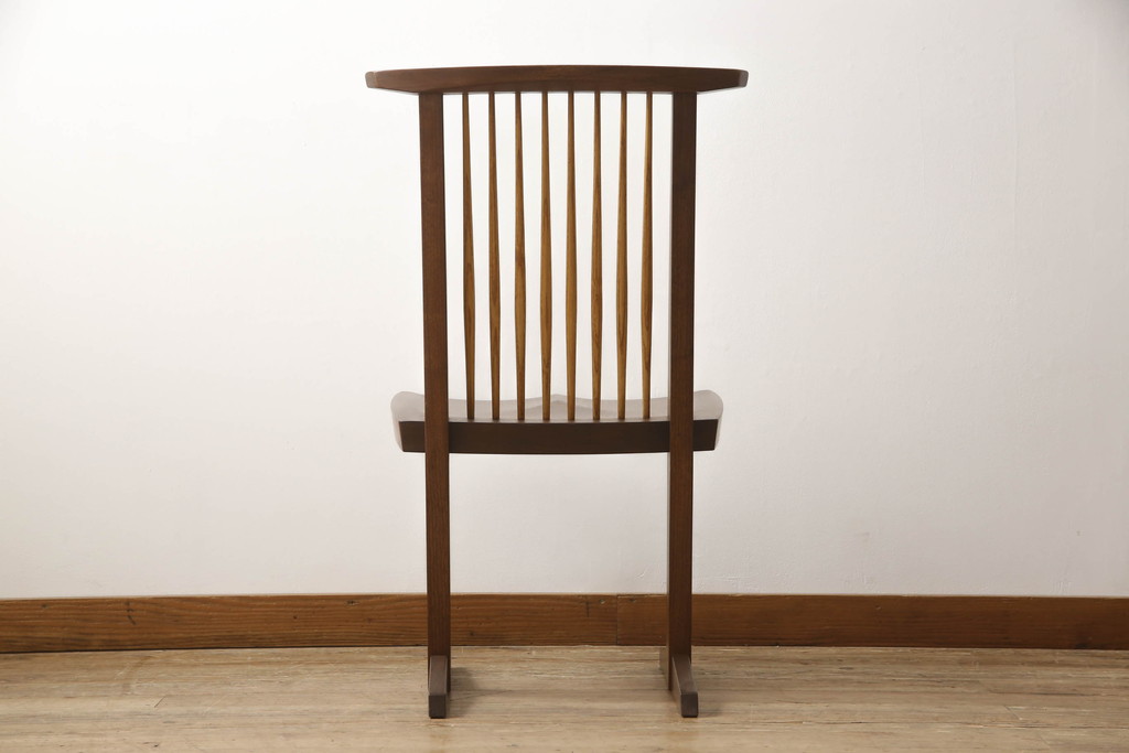 中古　ジョージナカシマ　桜製作所　コノイドチェア(CONOID CHAIR)　CN101　スタイリッシュな佇まいのサイドチェア(ジョージ・ナカシマ、板座チェア、ダイニングチェア、椅子、イス)(R-068142)