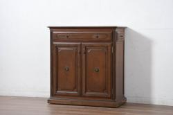 中古　希少な廃番品!!　maruni(マルニ木工)　KENT-COURT(ケントコート)　キャスター付き　側面引き出し付きが珍しい!!クラシカルな雰囲気のサイドキャビネット(サイドボード、カウンターテーブル、収納棚、戸棚、食器棚、作業台)(R-082310)