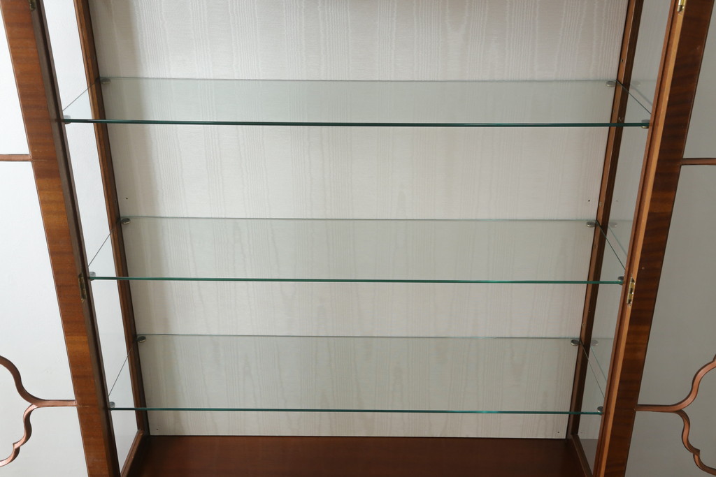 中古　美品　イギリス高級家具　Charles Barr(チャールズ バー)　マホガニー　気品ある佇まいが美しい最高級ガラスキャビネット(定価約180万円)(キュリオケース、ガラスケース、食器棚、飾り棚、戸棚)(R-059194)