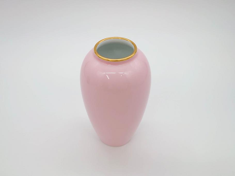 稀少　大倉陶園　瑠璃(台座付き)　色蒔き(ピンク)　飯田深雪コラボ(Miyuki Iida)　ゴールドラインのデザインが目を惹くシュガーポット&花瓶3点セット(ボンボン、菓子器、洋食器、花器、箱付き)(R-069863)