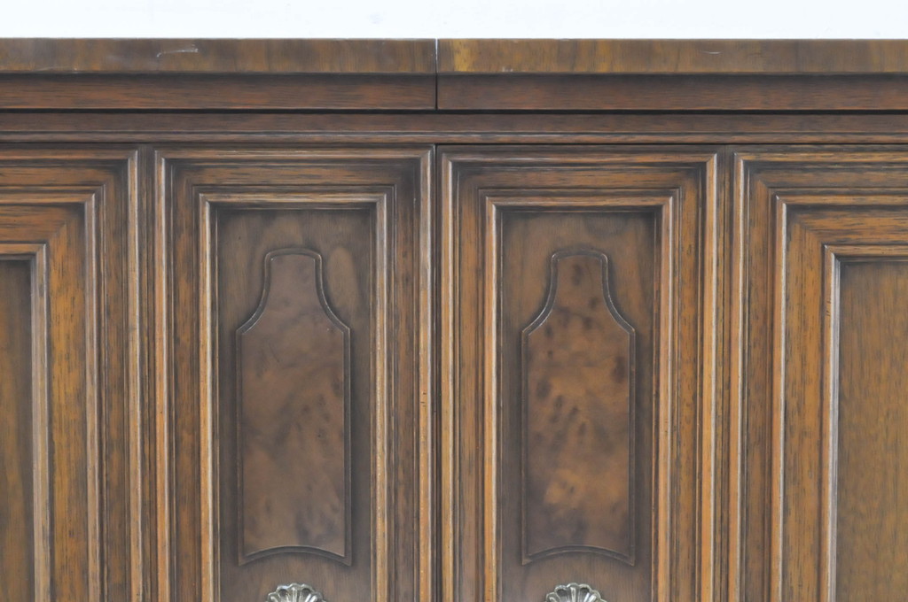 中古　美品　DREXEL HERITAGE(ドレクセルヘリテイジ)　FRANCESCA(フランチェスカ)シリーズ　拡張式の天板が付いたサイドボード(サーバー、カウンター、収納棚)(R-068519)