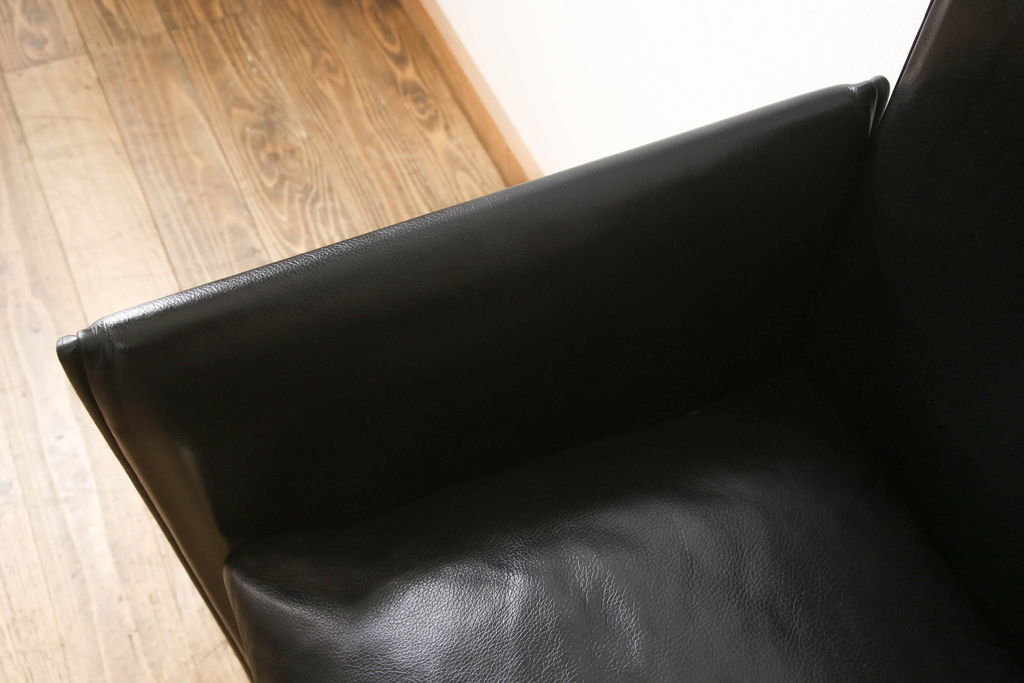 中古　美品　Cassina(カッシーナ)　401 BREAK(ブレーク)　MARIO BELLINI(マリオベリーニ)　キャスター付きアームチェア(ダイニングチェア、一人掛けソファ、1P)(定価約46万円)(R-051528)