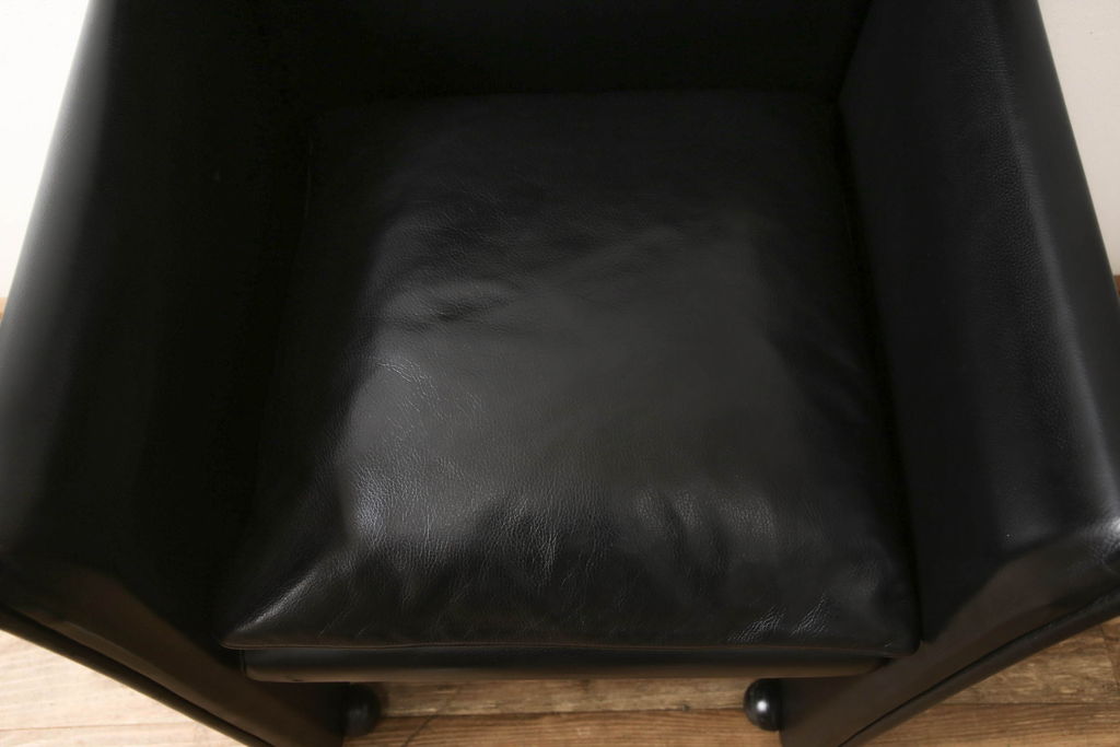 中古　美品　Cassina(カッシーナ)　401 BREAK(ブレーク)　MARIO BELLINI(マリオベリーニ)　キャスター付きアームチェア(ダイニングチェア、一人掛けソファ、1P)(定価約46万円)(R-051528)