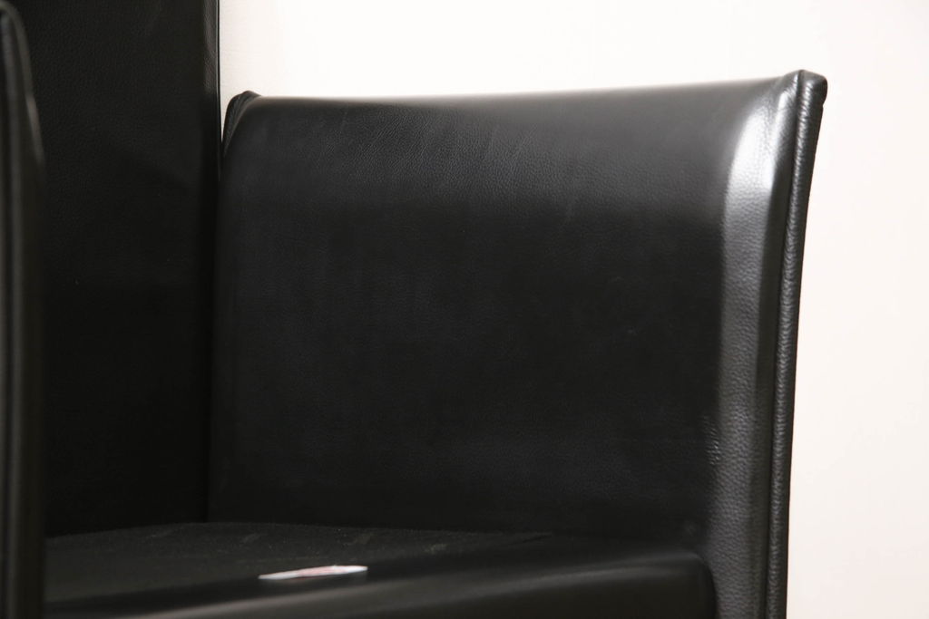 中古　美品　Cassina(カッシーナ)　401 BREAK(ブレーク)　MARIO BELLINI(マリオベリーニ)　キャスター付きアームチェア(ダイニングチェア、一人掛けソファ、1P)(定価約46万円)(R-051528)
