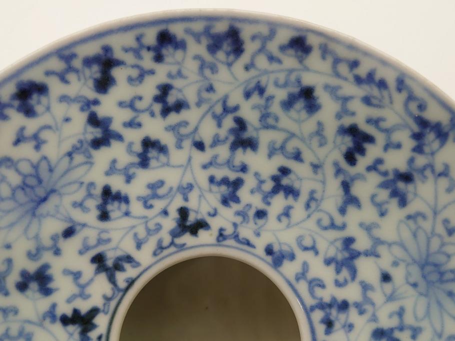 古伊万里　染付　全面　花唐草文　全面に花唐草の絵付けがされた可憐な盃台(懐石道具、唾壺)(R-061874)