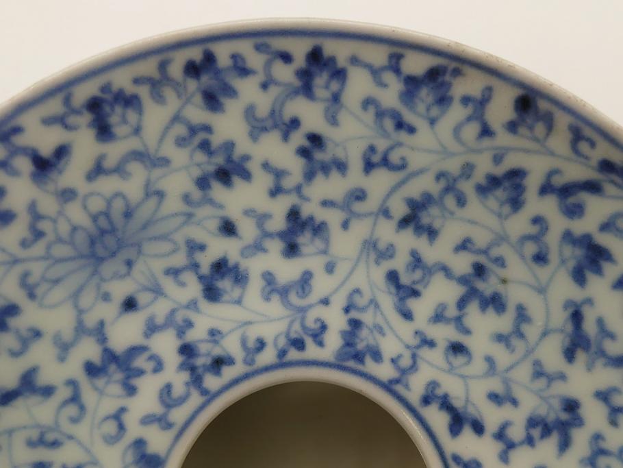 古伊万里　染付　全面　花唐草文　全面に花唐草の絵付けがされた可憐な盃台(懐石道具、唾壺)(R-061874)