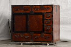 アンティーク家具　明治期　前面ケヤキ材　特注　漆塗り　上品な佇まいの仙台箪笥(収納棚)(R-036891)