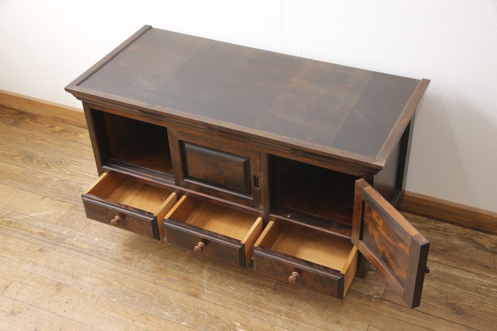 中古　美品　松本民芸家具　当店リメイク　和と洋どちらの空間にも取り入れやすいローボード(収納棚、戸棚、サイドボード、テレビ台、テレビボード)(R-057891)