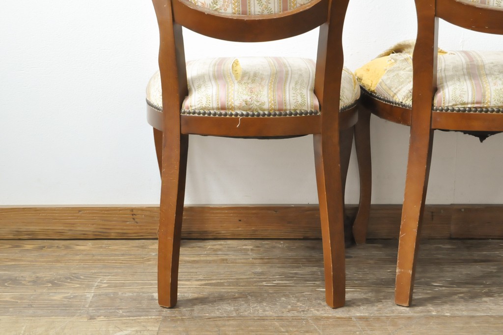 中古　イタリア輸入家具　優しい曲線で上品な雰囲気を醸し出すチェア4脚セット(ダイニングチェア、椅子)(R-057814)