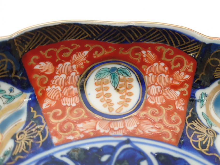 明治期　富長貴春(富貴長春)　伊万里　金襴手　金魚に花図　6.8寸皿　約20.5cm　色彩豊かで食卓に華やぎをもたらす皿3枚セット(六寸八分、中皿、和食器、和皿)(R-061882)