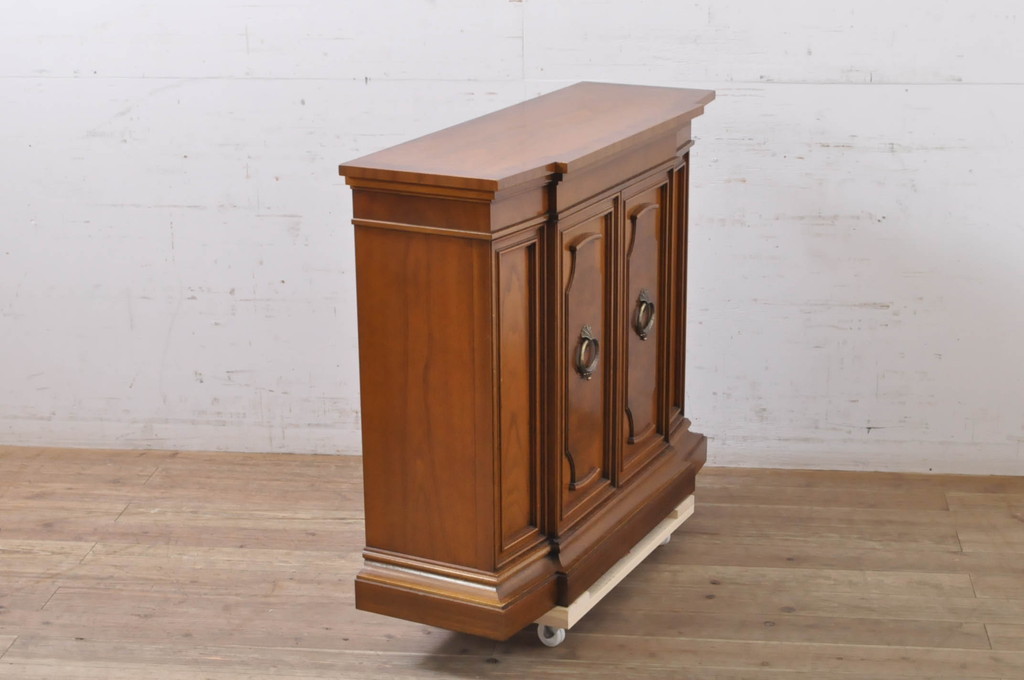 中古　美品　DREXEL HERITAGE(ドレクセルヘリテイジ)　FRANCESCA(フランチェスカ)　マホガニー材　クラシカルな佇まいが美しいサイドボード(クレデンザ、クリデンザ、収納棚、戸棚、サイドキャビネット、ホールチェスト)(R-068158)
