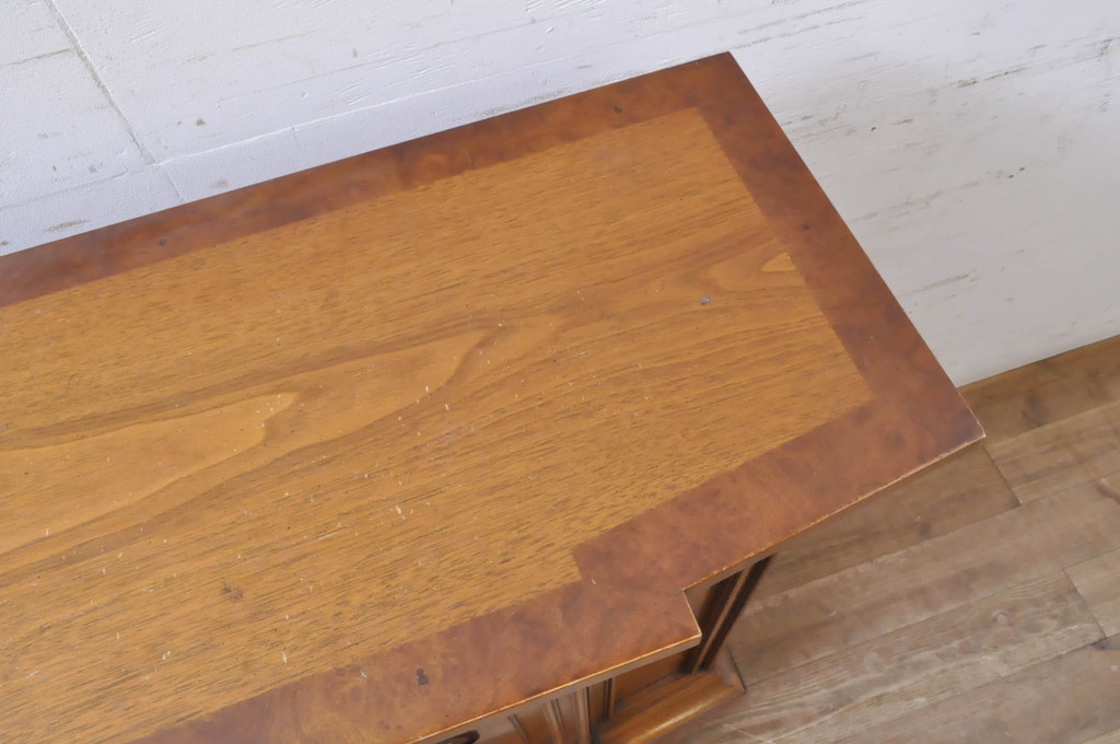 中古　美品　DREXEL HERITAGE(ドレクセルヘリテイジ)　FRANCESCA(フランチェスカ)　マホガニー材　クラシカルな佇まいが美しいサイドボード(クレデンザ、クリデンザ、収納棚、戸棚、サイドキャビネット、ホールチェスト)(R-068158)