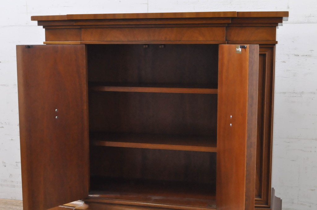 中古　美品　DREXEL HERITAGE(ドレクセルヘリテイジ)　FRANCESCA(フランチェスカ)　マホガニー材　クラシカルな佇まいが美しいサイドボード(クレデンザ、クリデンザ、収納棚、戸棚、サイドキャビネット、ホールチェスト)(R-068158)