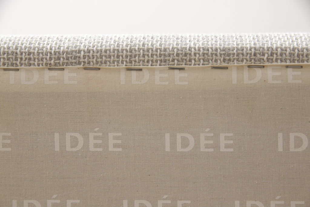 中古　展示極美品　2020年3月購入　IDEE(イデー)　DIVANCO(ディヴァンコ)　スタイリッシュなデザインが魅力の3人掛けソファ+オットマンセット(3Pソファ、三人掛けソファ)(定価約42万円)(R-055221)