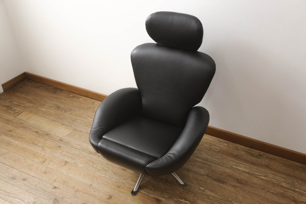 中古　短期使用のため極美品!!　Cassina(カッシーナ)　K10 DODO(ドド)　洗練されたモダンデザインが目を引くシェーズロング(リクライニングチェア、アームチェア、椅子、イス、一人掛けソファ、1人掛けソファ、本革、レザー)(定価約104万5千円)(R-066325)