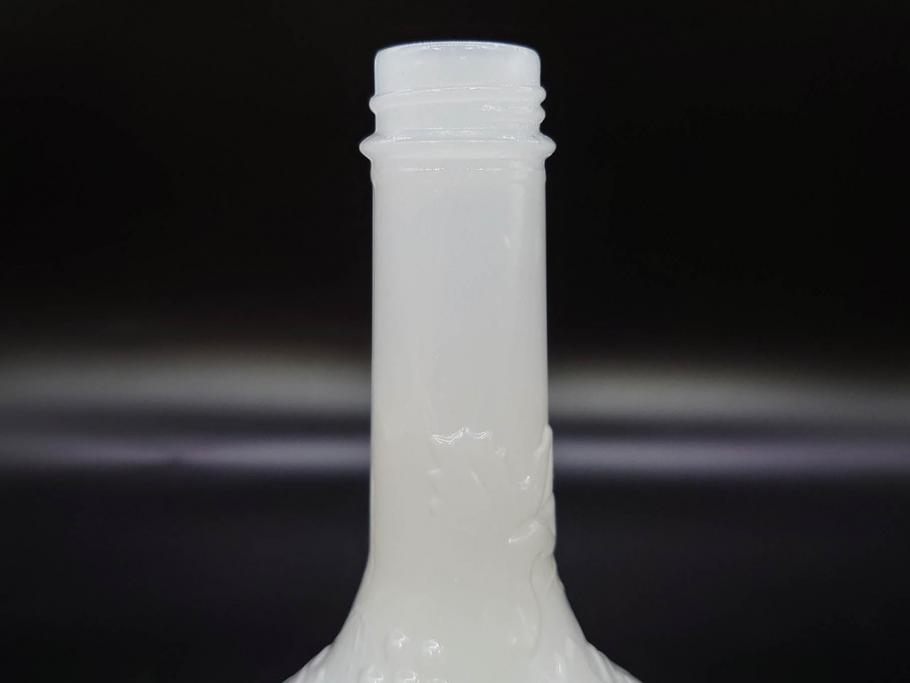 昭和レトロ　乳白　空間に温かみと安らぎを与えてくれるガラス瓶2点セット(ワインボトル、硝子、ビン、花瓶、花入、花生、花器)(R-082799)