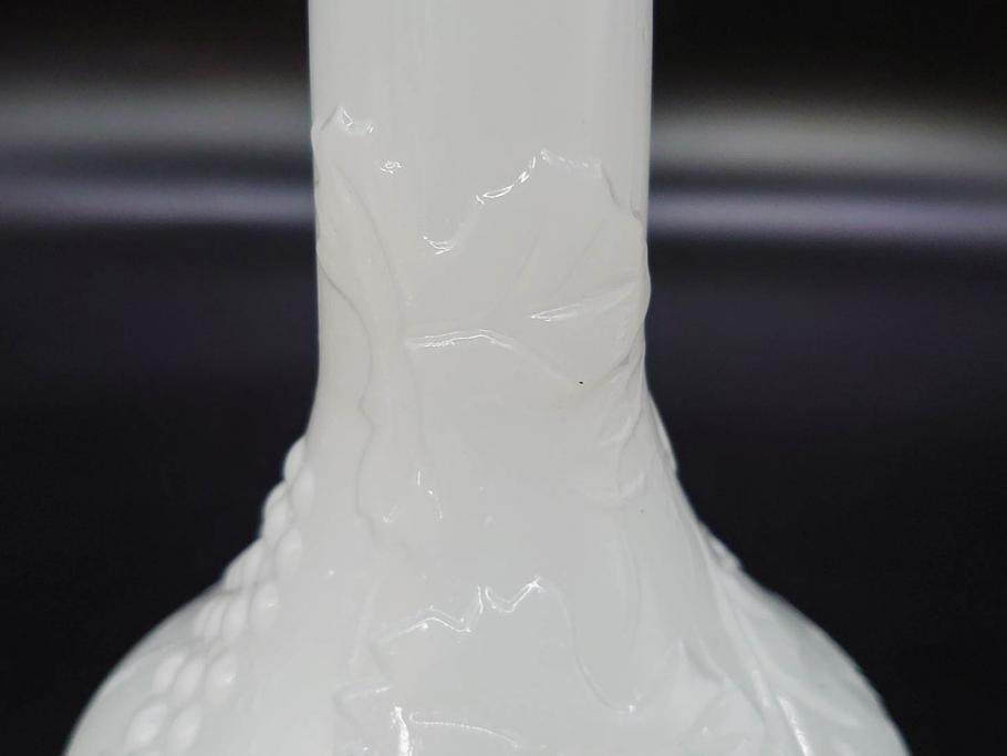 昭和レトロ　乳白　空間に温かみと安らぎを与えてくれるガラス瓶2点セット(ワインボトル、硝子、ビン、花瓶、花入、花生、花器)(R-082799)