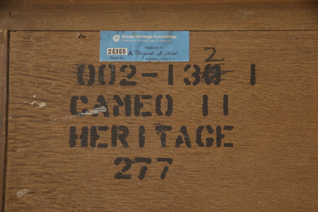 中古　美品　マホガニー材　DREXEL HERITAGE(ドレクセルヘリテイジ)　重厚感あるつくりが魅力的なサイドボード(チェスト、カウンター、リビングボード)(R-058386)