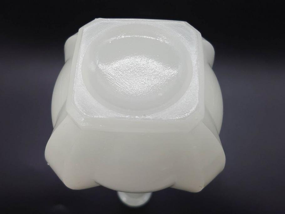昭和レトロ　乳白　空間に温かみと安らぎを与えてくれるガラス瓶2点セット(ワインボトル、硝子、ビン、花瓶、花入、花生、花器)(R-082799)