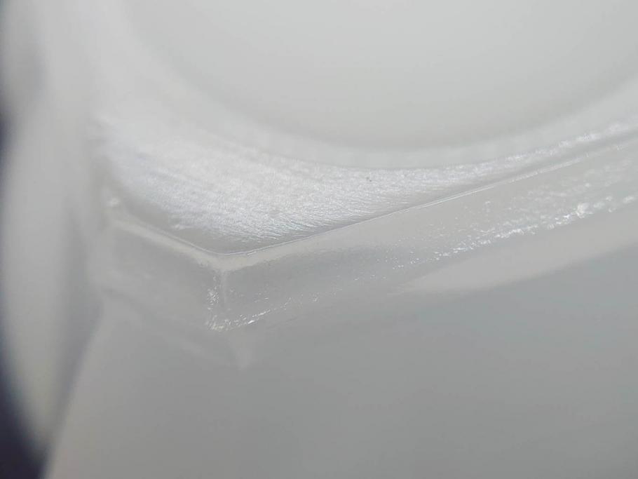 昭和レトロ　乳白　空間に温かみと安らぎを与えてくれるガラス瓶2点セット(ワインボトル、硝子、ビン、花瓶、花入、花生、花器)(R-082799)