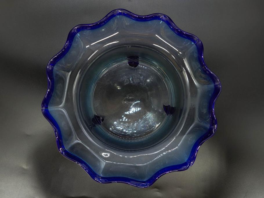 大正～昭和初期　当時物　フリル　青縁　吹きガラス　縁のデザインが可愛らしい金魚鉢(硝子、和ガラス、脚付き)(R-082804)
