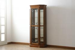 中古　美品　三越家具(現カントリーハウス)　Brugge(ブルージュ)　背面鏡張り　クラシカルな佇まいのキュリオケース(ガラスケース、ショーケース、飾り棚、陳列棚、キャビネット)(R-061237)