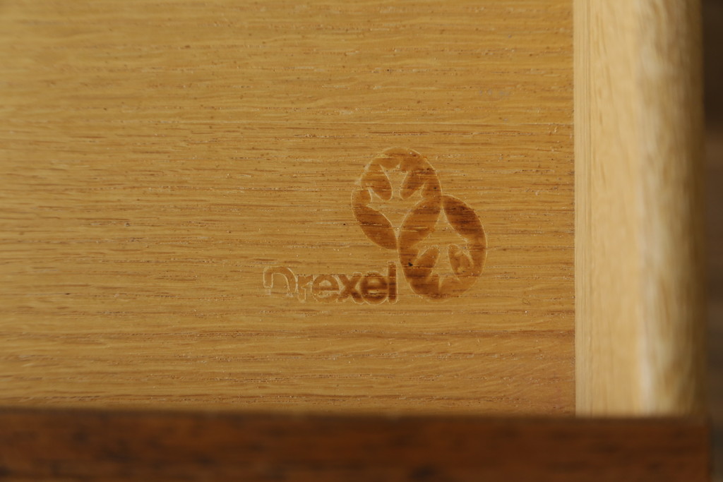 中古　DREXEL HERITAGE(ドレクセルヘリテイジ)　Triune(トライユン)　マホガニー材　上品な佇まいが魅力のサイドボード(サイドチェスト、引き出し、収納棚、米国)(R-082770)