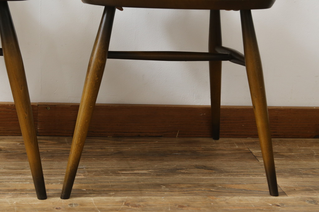イギリスビンテージ　ERCOL(アーコール)　クッション付き　上品な佇まいのシスルバックチェア2脚セット(ダイニングチェア、椅子、イス、板座チェア、ウィンザーチェア、ウインザーチェア、ヴィンテージ、英国、バラ売り可能)(R-065626)