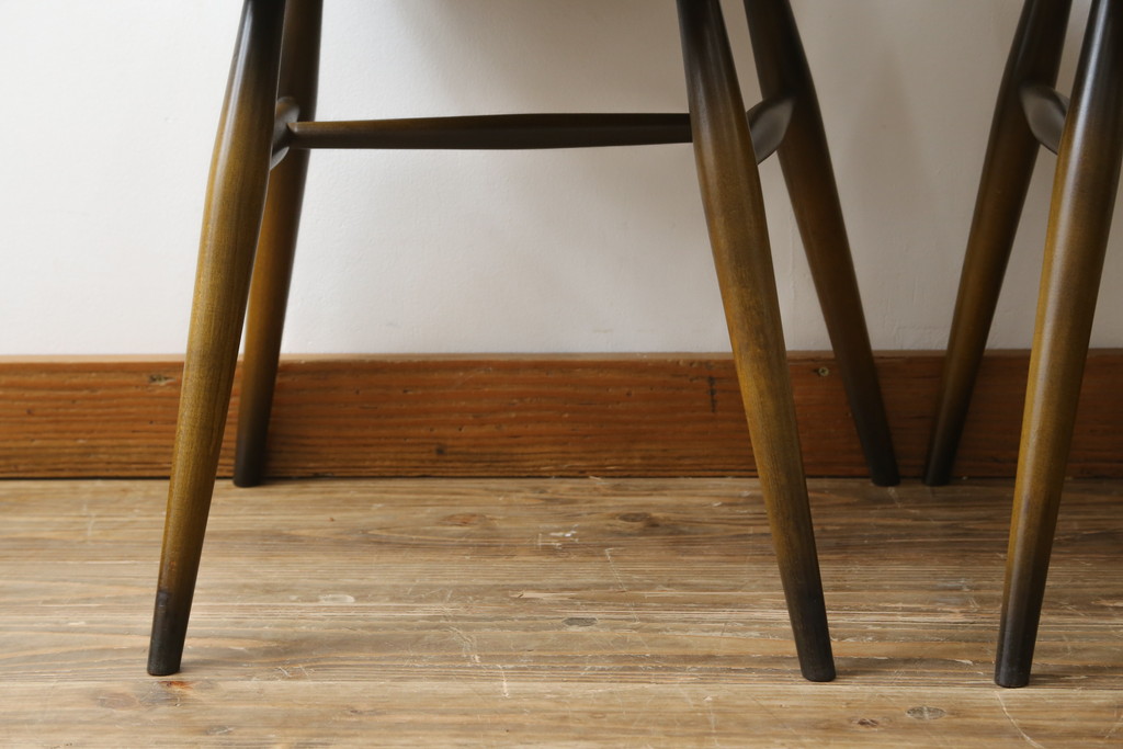 イギリスビンテージ　ERCOL(アーコール)　クッション付き　上品な佇まいのシスルバックチェア2脚セット(ダイニングチェア、椅子、イス、板座チェア、ウィンザーチェア、ウインザーチェア、ヴィンテージ、英国、バラ売り可能)(R-065626)