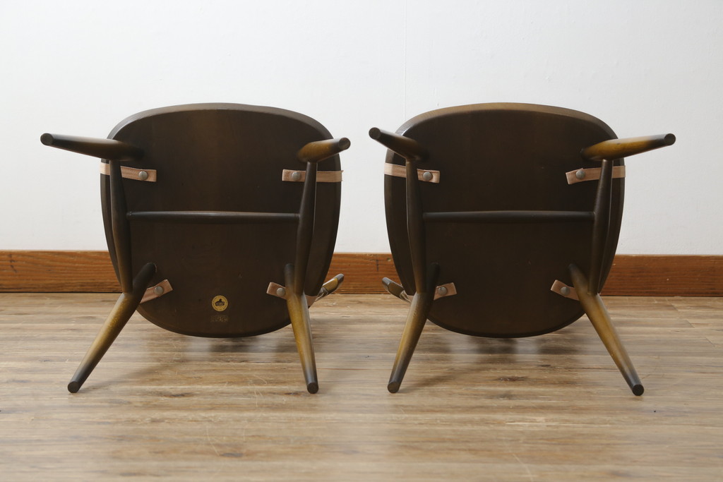 イギリスビンテージ　ERCOL(アーコール)　クッション付き　上品な佇まいのシスルバックチェア2脚セット(ダイニングチェア、椅子、イス、板座チェア、ウィンザーチェア、ウインザーチェア、ヴィンテージ、英国、バラ売り可能)(R-065626)