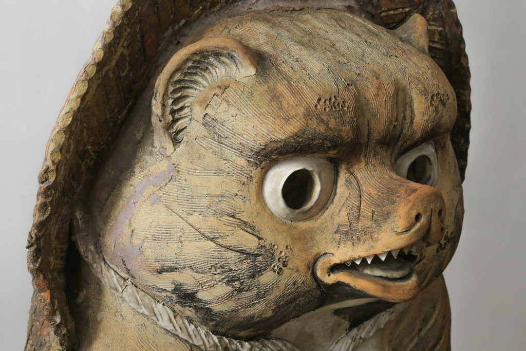時代物　信楽焼　特大144cm　素朴な質感が味わい深い狸の置物(たぬき、タヌキ、オブジェ)(R-075842)