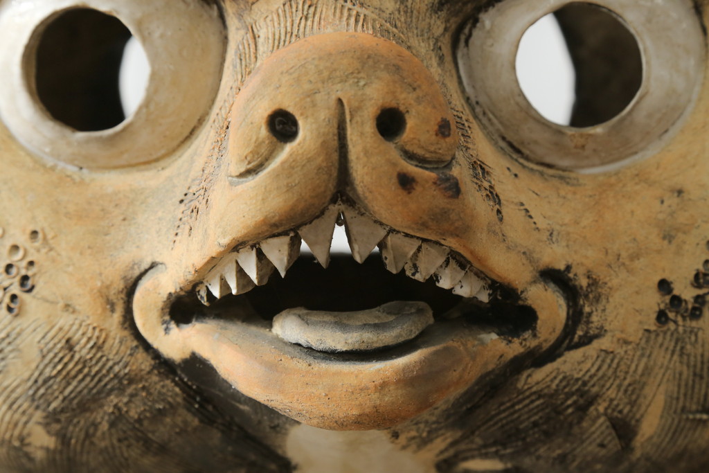 時代物　信楽焼　特大144cm　素朴な質感が味わい深い狸の置物(たぬき、タヌキ、オブジェ)(R-075842)