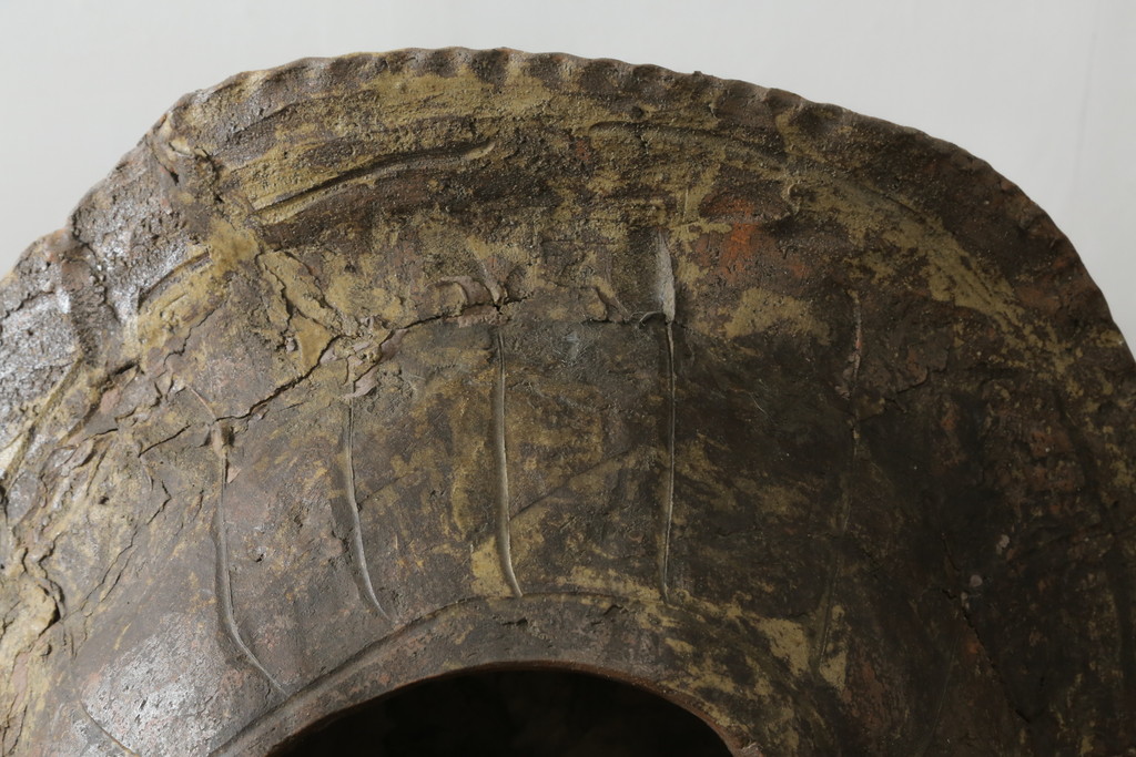 時代物　信楽焼　特大144cm　素朴な質感が味わい深い狸の置物(たぬき、タヌキ、オブジェ)(R-075842)