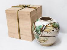 金の松の図が見事な小鼓(金蒔絵、つづみ、鼓胴、革一組2枚、調緒、横調べ、縦調べ、小締、和楽器、打楽器、雅楽、能楽)(R-076855)