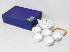 大倉陶園(OKURA、OAC)　小花　プチローズ　可憐で上品な雰囲気を醸し出す茶器セット(バラ、薔薇、急須、湯呑み5客、湯のみ、箱付き、洋食器)(R-076035)