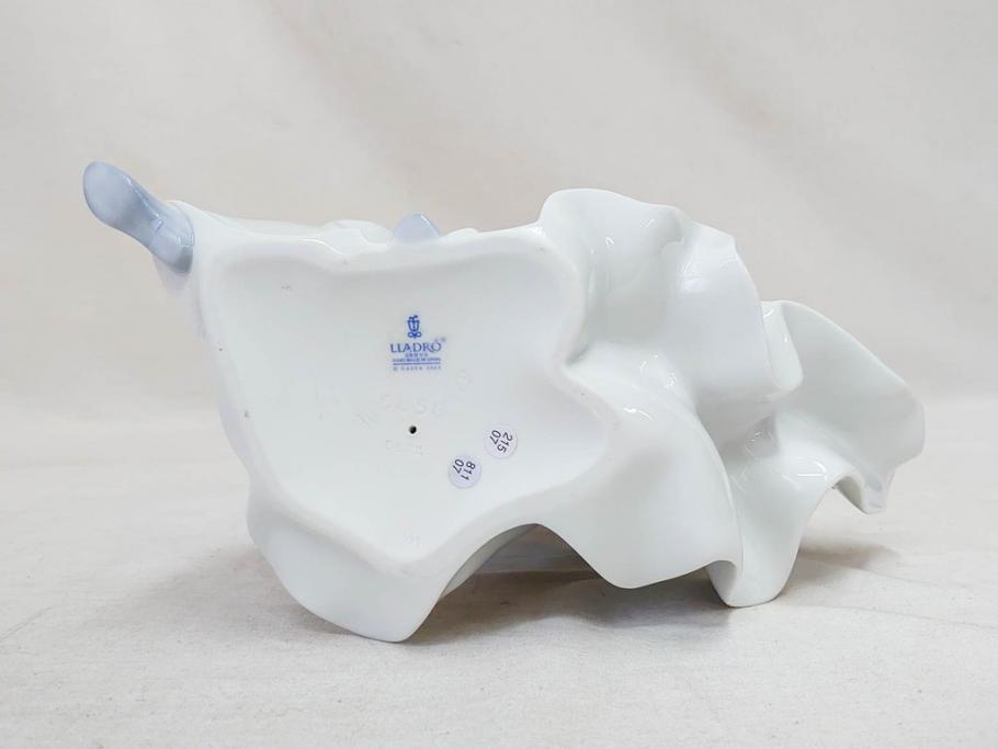 スペイン　リヤドロ　LLADRO　幸せの瞬間　6858　細部まで職人のこだわりが感じられる美しいフィギュリン(母と子、赤ちゃん、女性、家族、ファミリー、陶器人形、置物、オブジェ、箱付き)(R-076038)