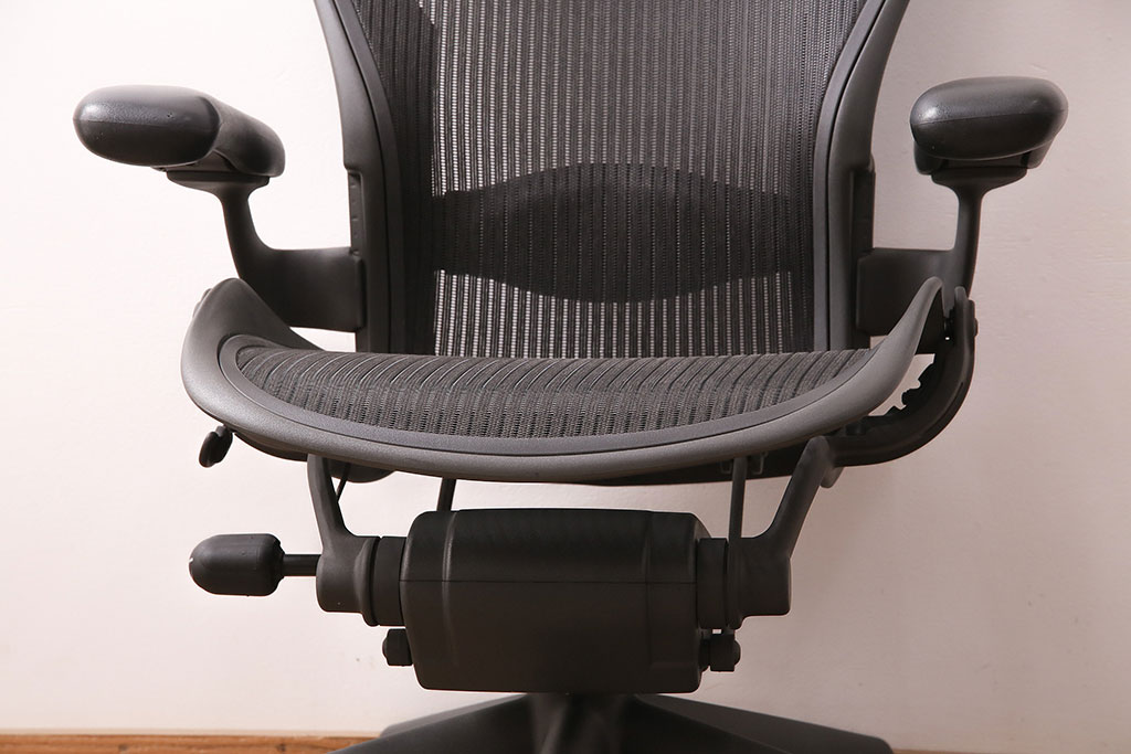 中古　Hermanmiller(ハーマンミラー社)　Bサイズ　ランバーサポート　アーロンチェア(オフィスチェア、椅子、イス)(R-047978)