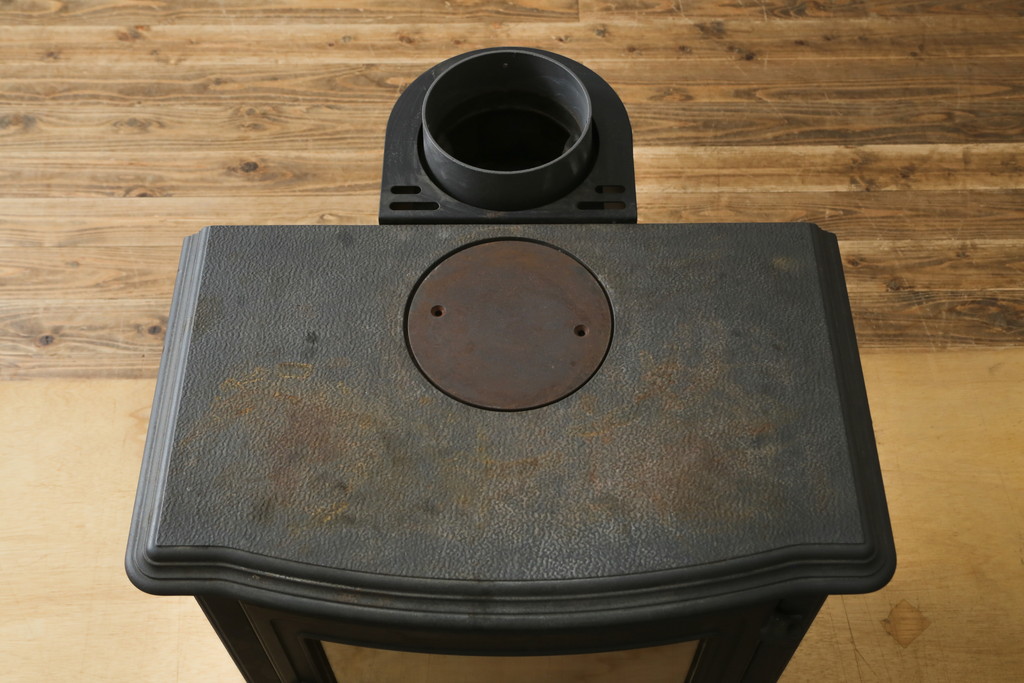 中古　美品　NESTOR MARTIN(ネスターマーティン)　S43　スタイリッシュなデザインでお部屋にも取り入れやすい薪ストーブ(暖房器具)(R-080286)