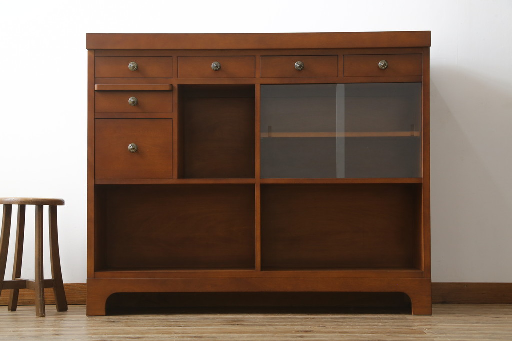 中古　美品!!　横浜ダニエル(daniel)　アーリーアメリカンシリーズ　A-315　滑らかな木肌が上品な雰囲気を醸し出すカウンターテーブルサイドボード(収納棚、戸棚、キッチンカウンター、バーカウンター)(定価約126万円)(R-074682)