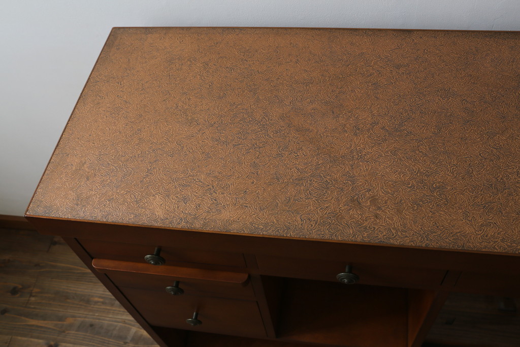 中古　美品!!　横浜ダニエル(daniel)　アーリーアメリカンシリーズ　A-315　滑らかな木肌が上品な雰囲気を醸し出すカウンターテーブルサイドボード(収納棚、戸棚、キッチンカウンター、バーカウンター)(定価約126万円)(R-074682)