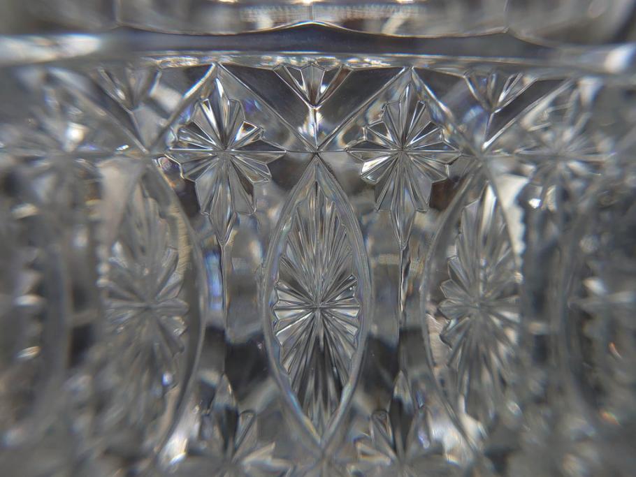 希少　フランス　Baccarat　バカラ　限定150個　57/150　高さ約31cm　気品漂う洗練されたデザインが目を惹く花瓶(フラワーベース、花器、花入、フルレッドクリスタルガラス、ケース付き)(R-076205)