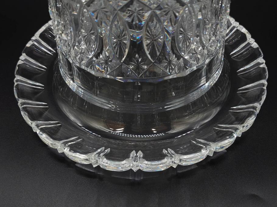 希少　フランス　Baccarat　バカラ　限定150個　57/150　高さ約31cm　気品漂う洗練されたデザインが目を惹く花瓶(フラワーベース、花器、花入、フルレッドクリスタルガラス、ケース付き)(R-076205)